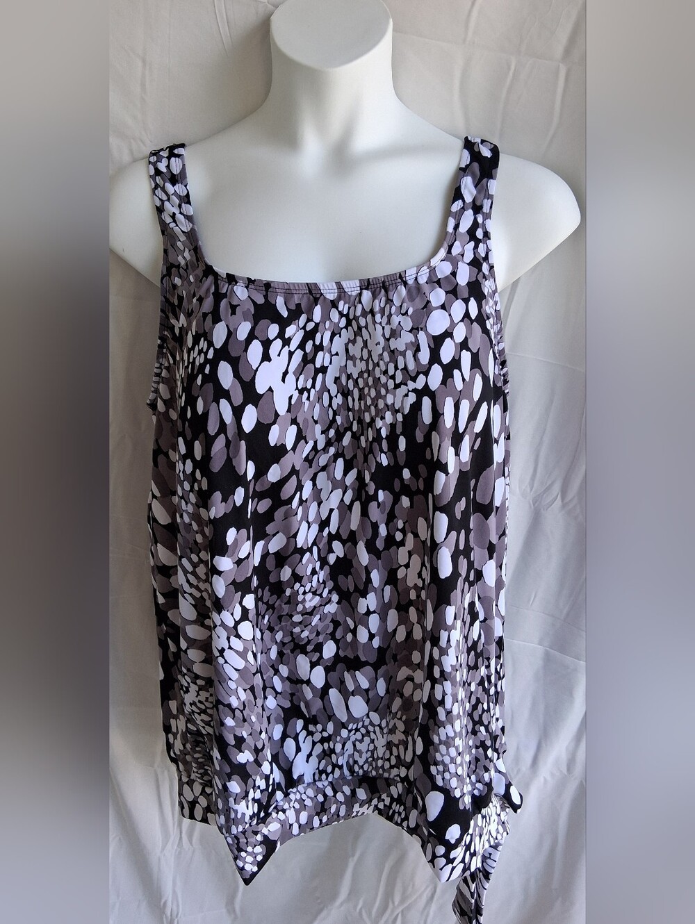 Swimsuits For All Black, White & Grey Takini Top W Side Tie No Underwire Sz 24